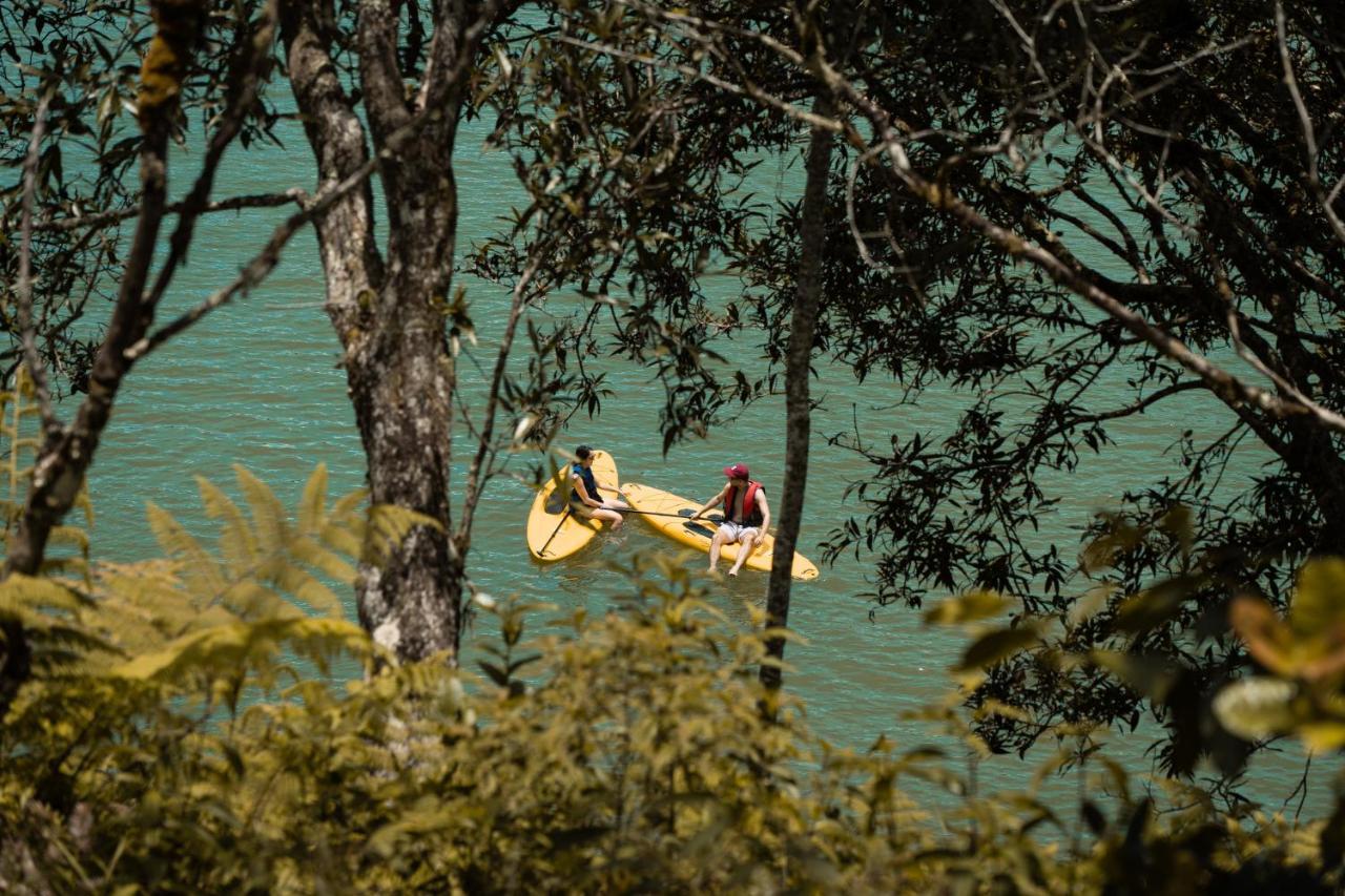 The Boato Hotel غواتابيه المظهر الخارجي الصورة Kayaking at Lake Waikare
