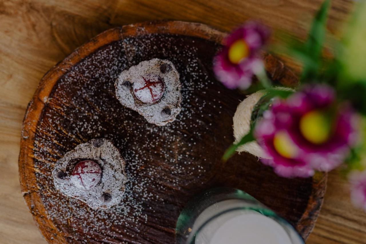 The Boato Hotel غواتابيه المظهر الخارجي الصورة A chocolate cake