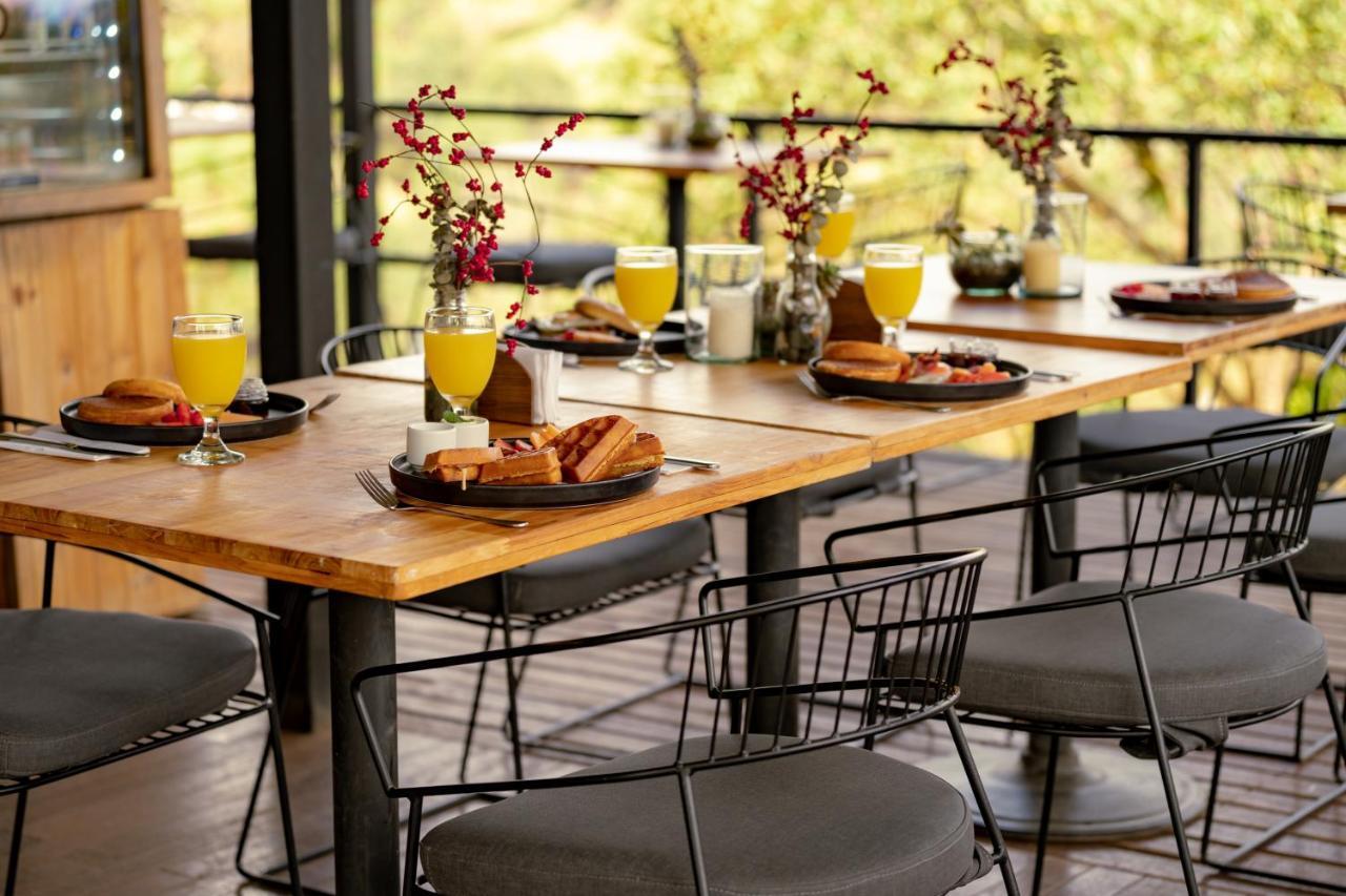 The Boato Hotel غواتابيه المظهر الخارجي الصورة Restaurant