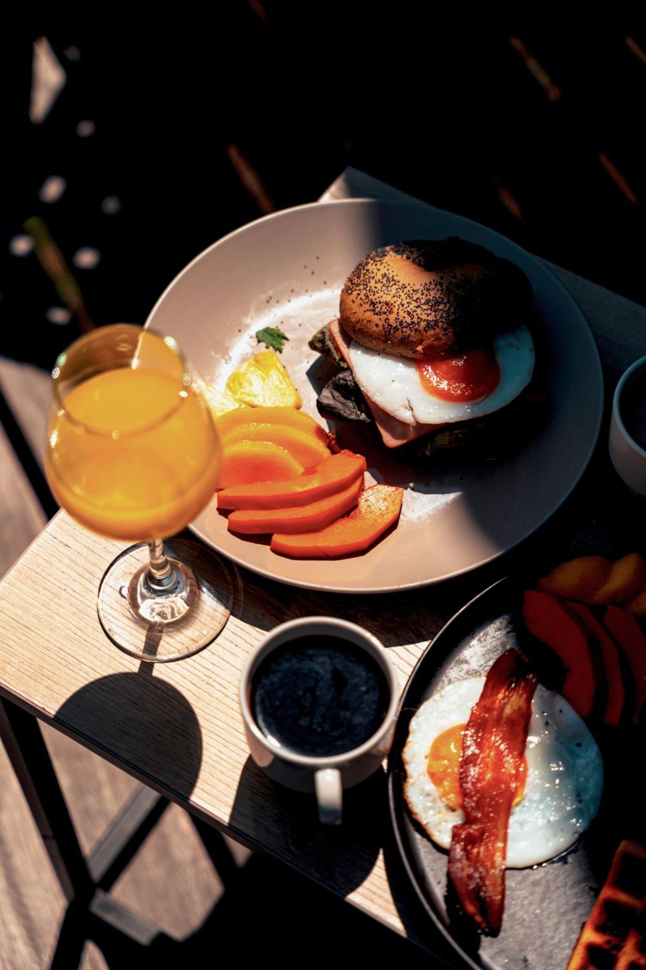 The Boato Hotel غواتابيه المظهر الخارجي الصورة A typical meal at the restaurant