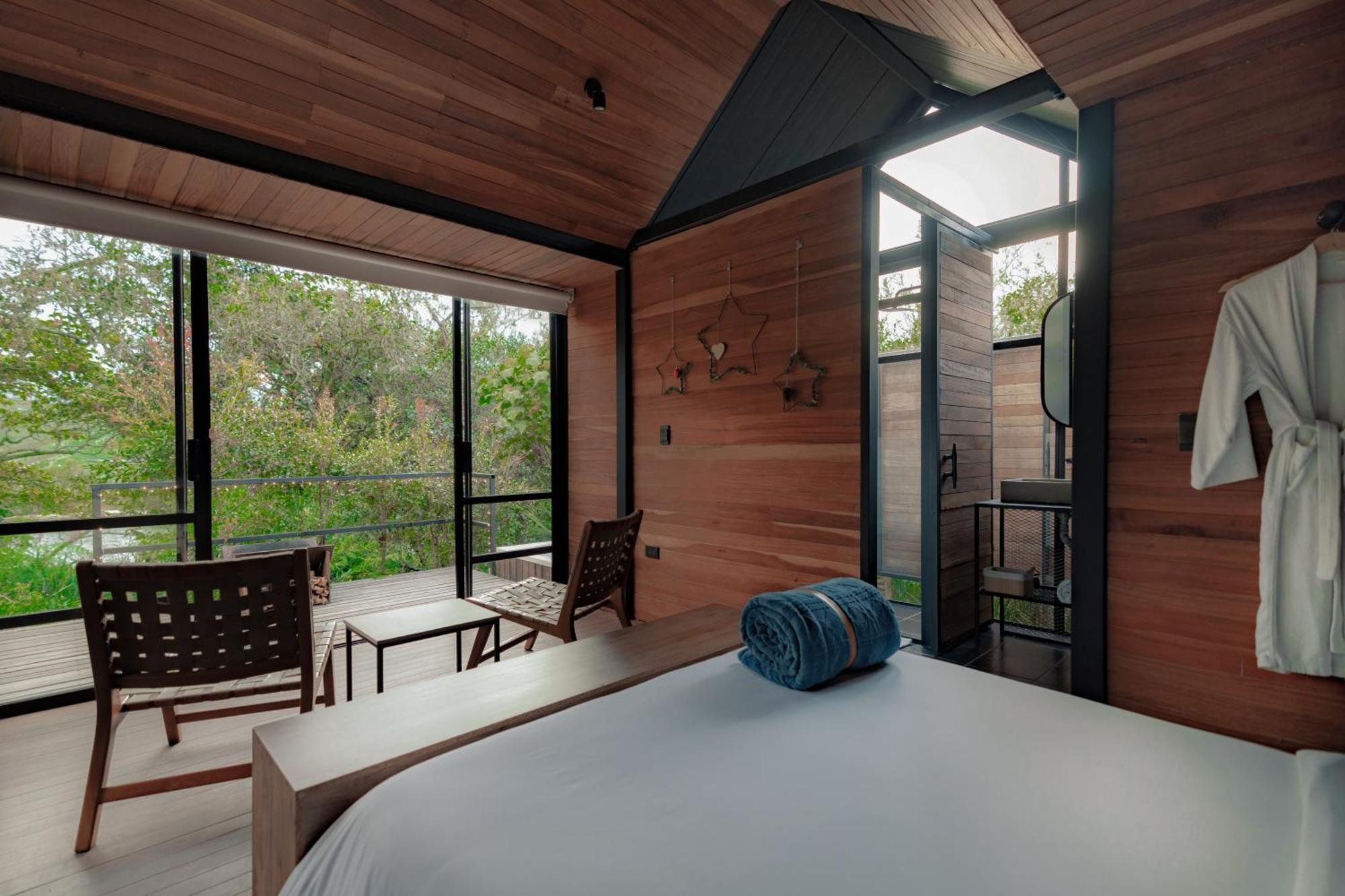 The Boato Hotel غواتابيه المظهر الخارجي الصورة The interior of a room at the resort